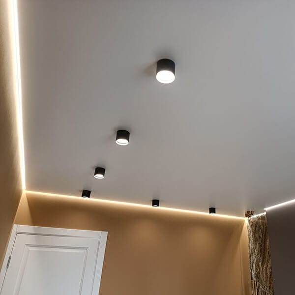 натяжной потолок с подсветкой